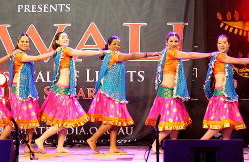 Bollywood Dancers thumbnail