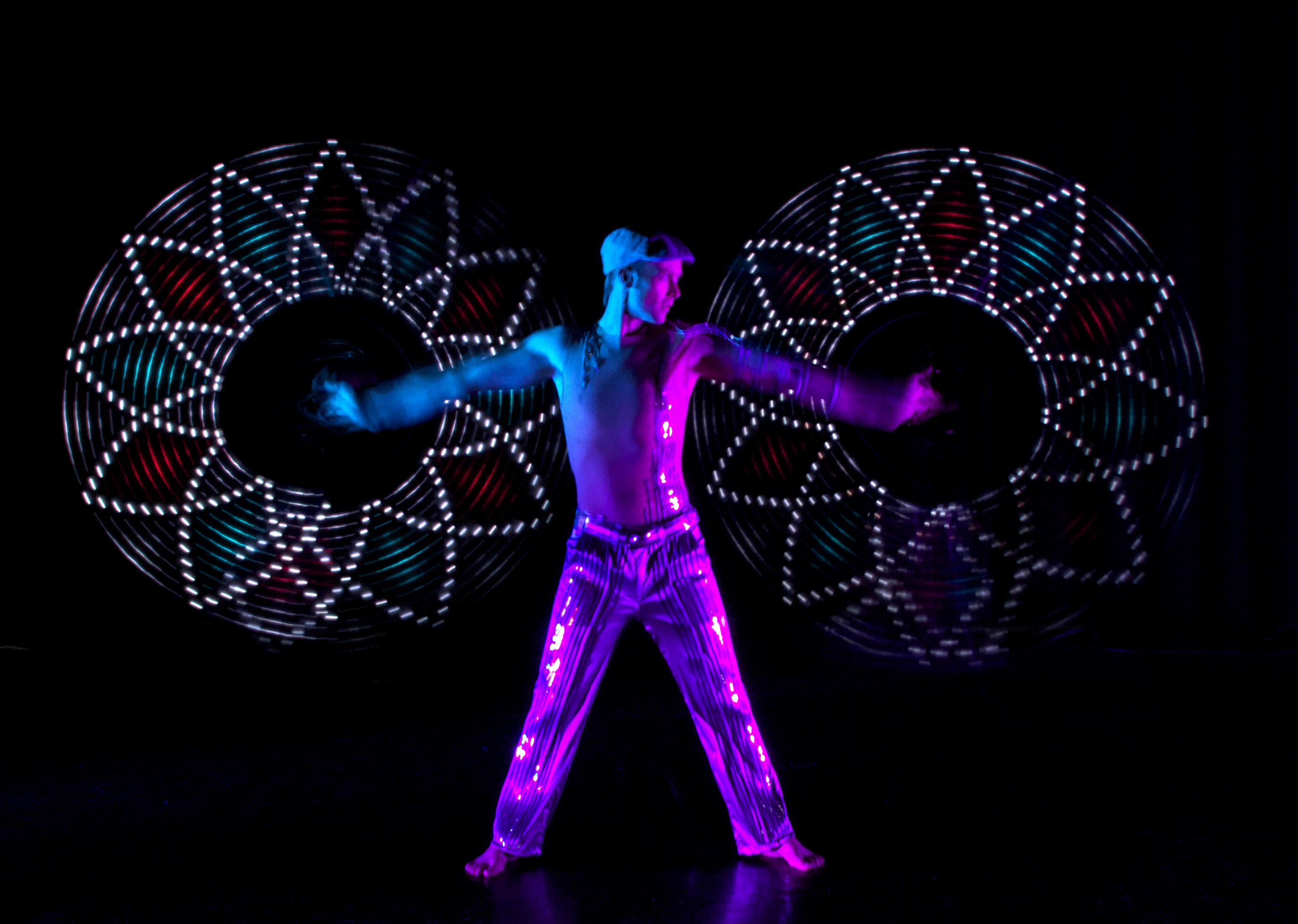 Spinning-Poi-Light-Show